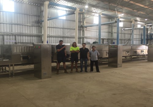 微(wēi)波幹燥設備在化工行業的應用 微波幹燥(zào)設備在化工(gōng)行業的應(yīng)用(yòng)